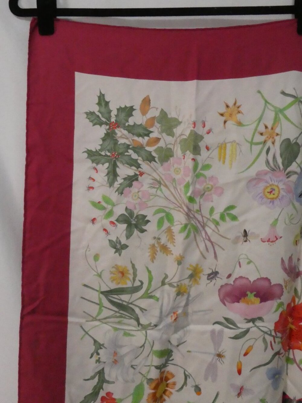 Vintage GUCCI Flora Silk Scarf Vittorio Accornero Burgundy Red Border - Picture 14 of 15
